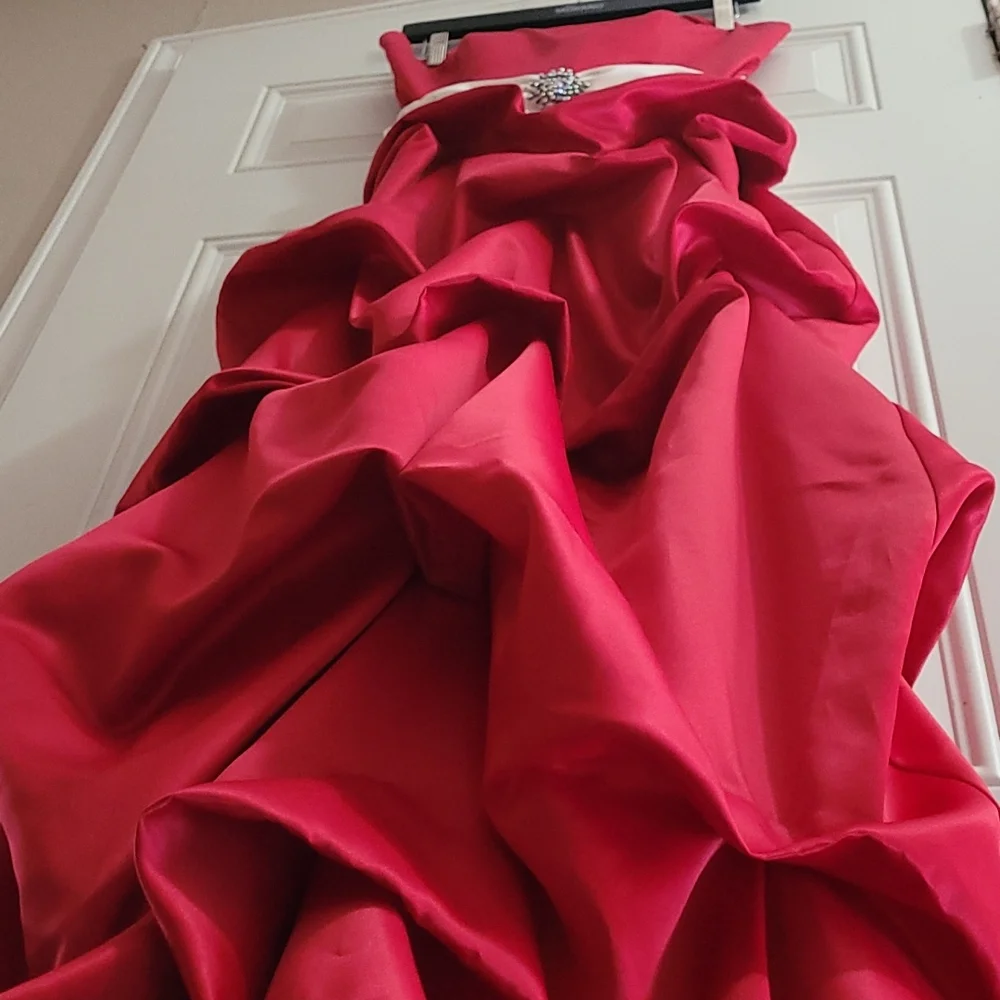 Morgan & Co. Strapless Prom Dress - Picture 3 of 11